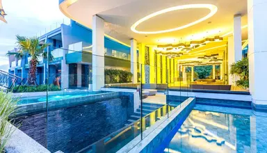 Crest Resort & Pool Villas