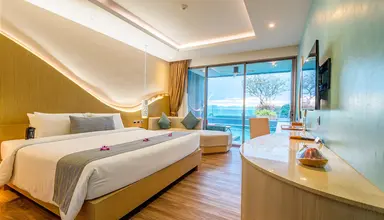Crest Resort & Pool Villas