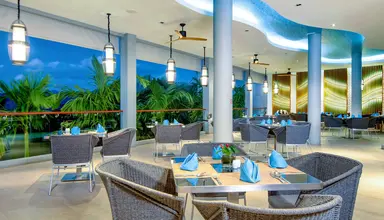 Crest Resort & Pool Villas