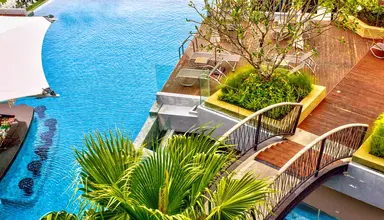 Crest Resort & Pool Villas