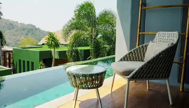 Crest Resort & Pool Villas