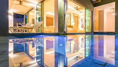 Crest Resort & Pool Villas