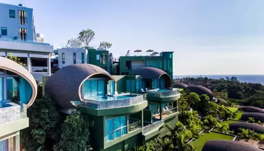 Crest Resort & Pool Villas