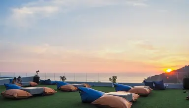 Crest Resort & Pool Villas