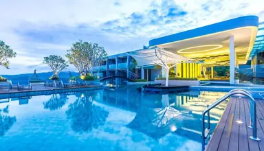 Crest Resort & Pool Villas