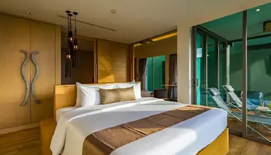 Crest Resort & Pool Villas