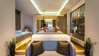 Crest Resort & Pool Villas
