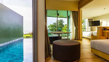 Crest Resort & Pool Villas