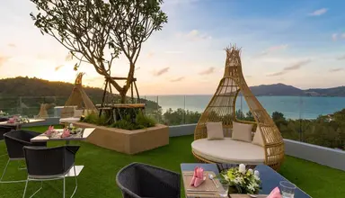 Crest Resort & Pool Villas