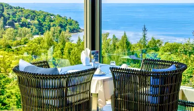 Crest Resort & Pool Villas