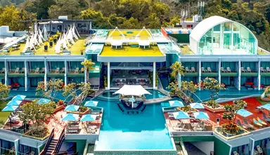 Crest Resort & Pool Villas