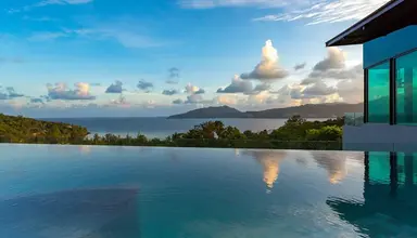 Crest Resort & Pool Villas
