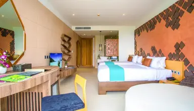 Crest Resort & Pool Villas