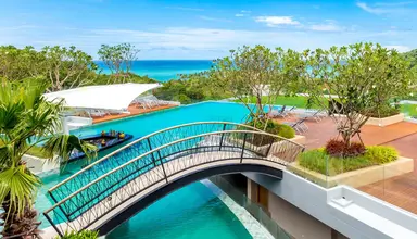 Crest Resort & Pool Villas