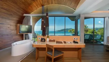 Crest Resort & Pool Villas