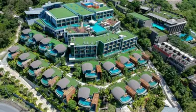 Crest Resort & Pool Villas