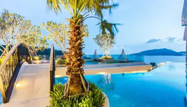 Crest Resort & Pool Villas
