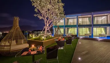 Crest Resort & Pool Villas