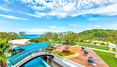 Crest Resort & Pool Villas
