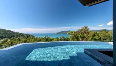 Crest Resort & Pool Villas