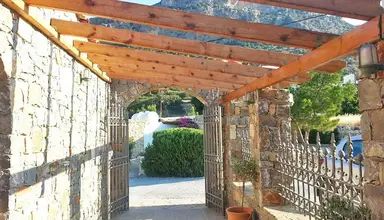 Creta Suites