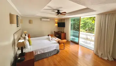 Crown Beach Seychelles