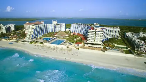 Hotel Crown Paradise Club