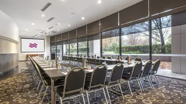 Crowne Plaza (Canberra)