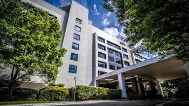 Crowne Plaza (Canberra)