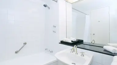 Crowne Plaza (Canberra)