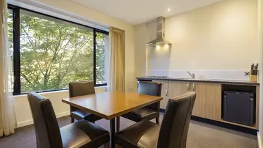 Crowne Plaza (Canberra)