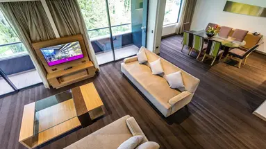 Crowne Plaza (Canberra)