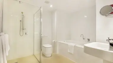 Crowne Plaza (Canberra)