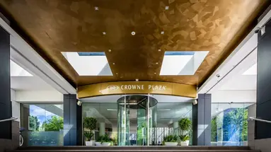 Crowne Plaza (Canberra)