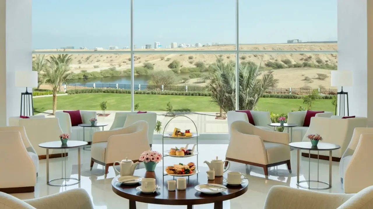 Crowne Plaza Muscat OCEC