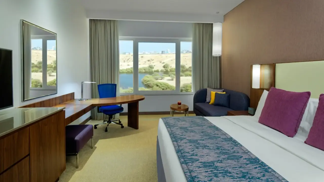 Crowne Plaza Muscat OCEC