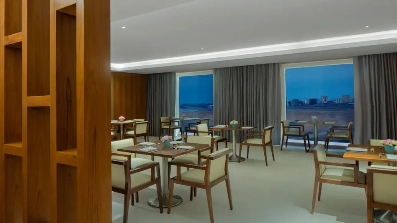 Crowne Plaza Muscat OCEC