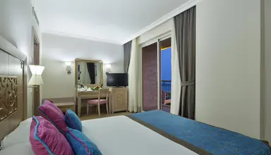 Crystal Family Resort & Spa