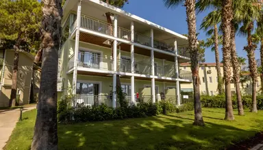 Crystal Flora Beach Resort