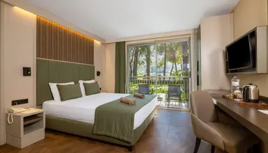 Crystal Flora Beach Resort