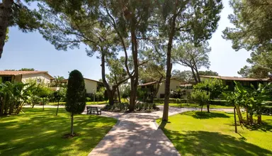 Crystal Flora Beach Resort