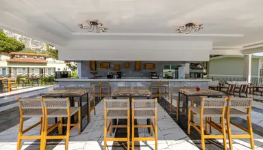 Crystal Flora Beach Resort