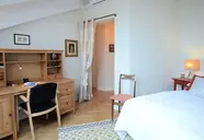 Crystal Suites Old Town