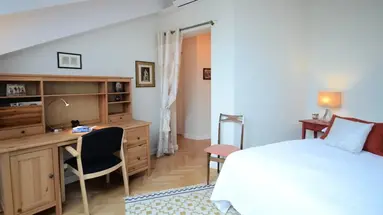 Crystal Suites Old Town
