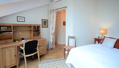 Crystal Suites Old Town