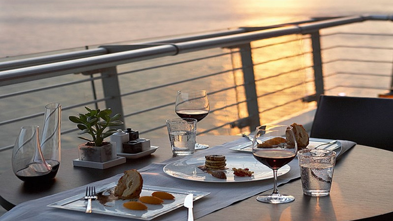 Daios Luxury Living
