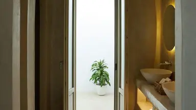 Danae Suites