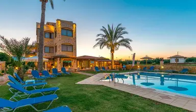 Danelis Studios & Apartments