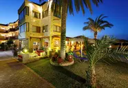 Danelis Studios & Apartments