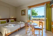 Danelis Studios & Apartments